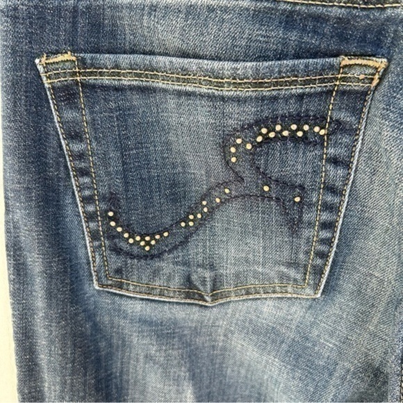 β¨Rock & Republic blue jeans π 6 - Picture 3 of 11